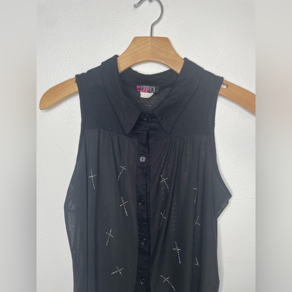 Lipstick Women’s Sleeveless Collard Button Down Blouse Shirt w/Crosses - Picture 2 of 6